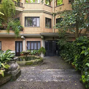 Vatican House Rzym